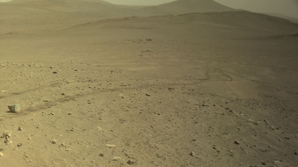 Perseverance rover's wheel tracks from the record 45.22 km drive on Mars